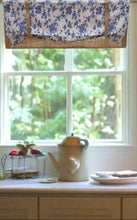 Load image into Gallery viewer, Blue Floral Rose Burlap Valance