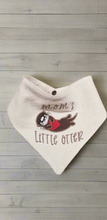 Load image into Gallery viewer, Baby Bib with Otter
